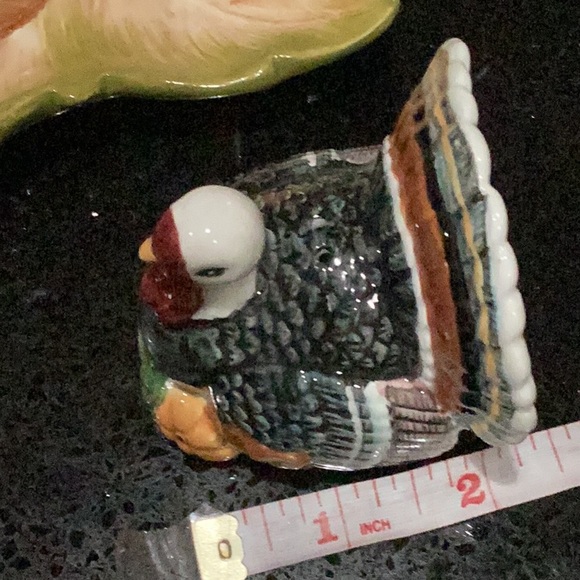 BELLA CASA by GANZ CERAMIC PAIR OF TURKEY ON A CERAMIC AUTUMN PLATTER. - Picture 13 of 14